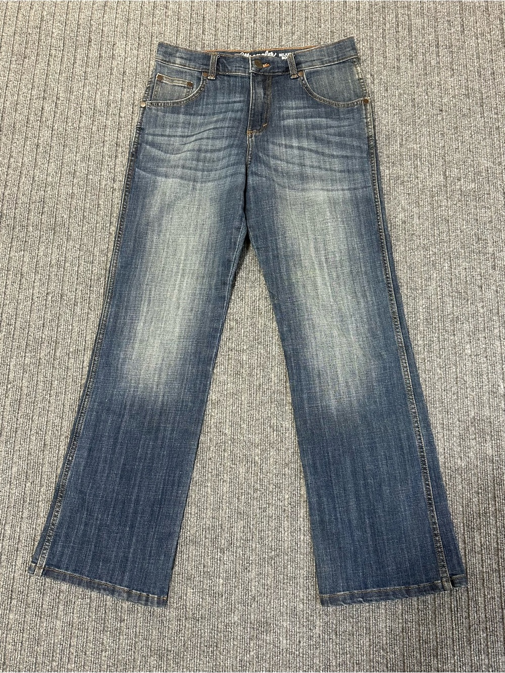 Wrangler Retro Relaxed Bootcut Jeans